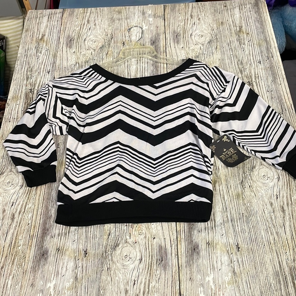 NWT Don't You Dare Shirt Black and White sweater with lace back